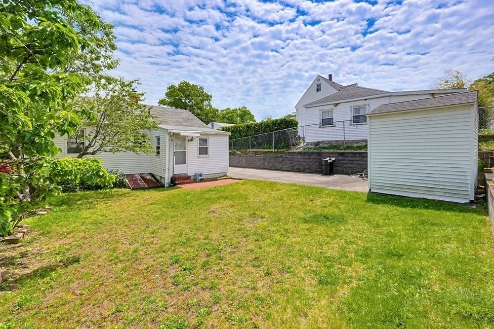 15 Becket St, Quincy, MA 02171