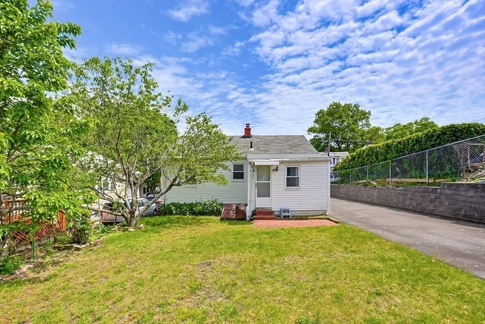 15 Becket St, Quincy, MA 02171