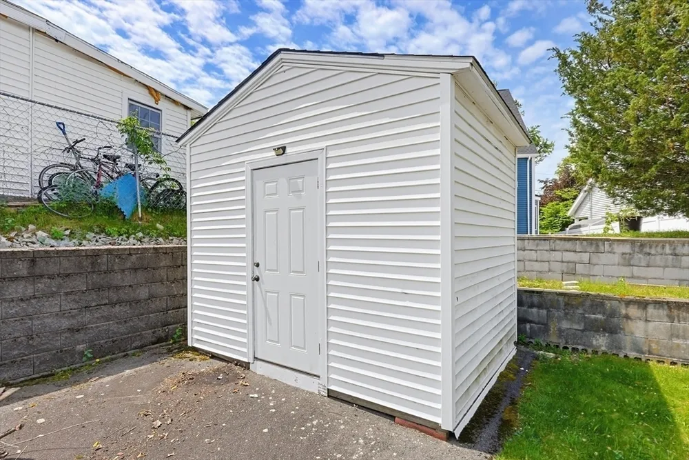 15 Becket St, Quincy, MA 02171