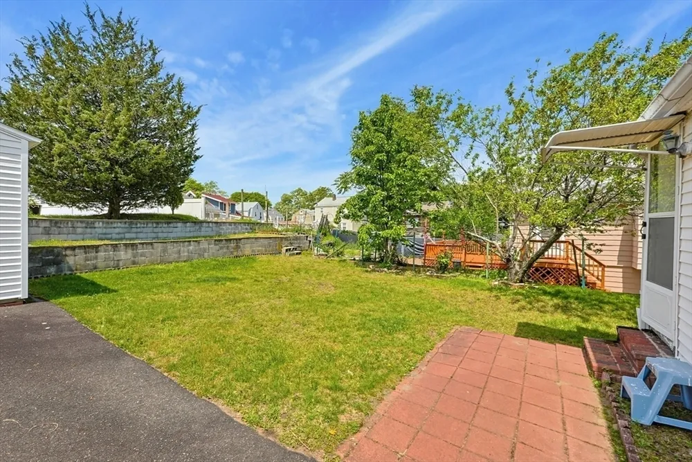 15 Becket St, Quincy, MA 02171