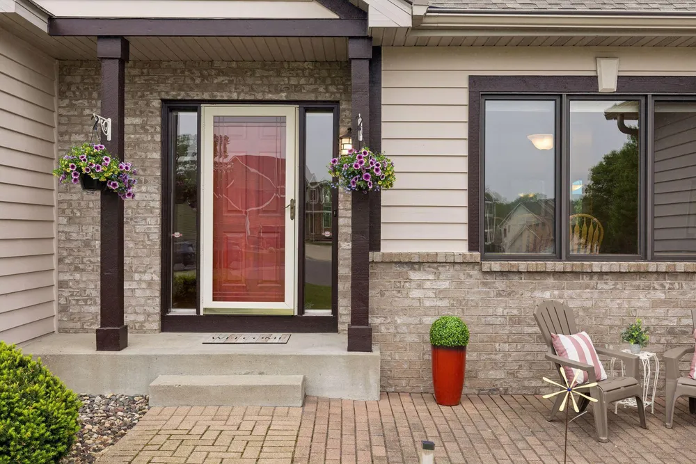 10947 Alexandra Ct, Inver Grove Heights, MN 55077
