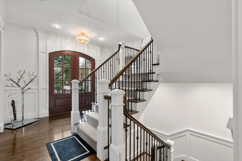 136 Beaumont Ave, Newton, MA 02460