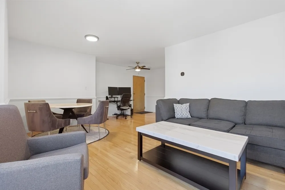 281 W 2nd St, Boston, MA 02127