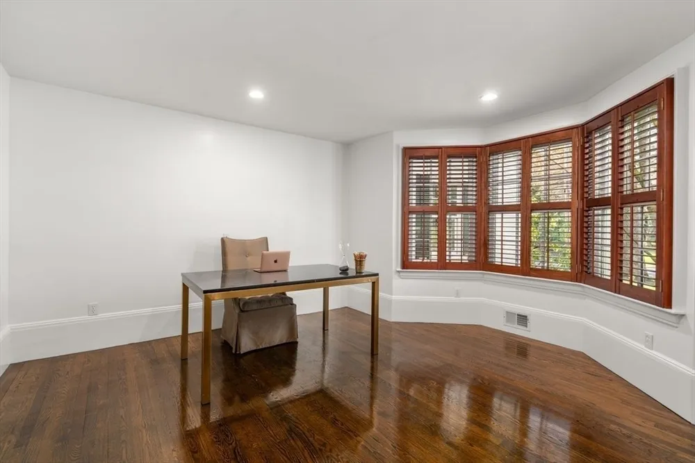 22 Plymouth Rd, Wellesley, MA 02481