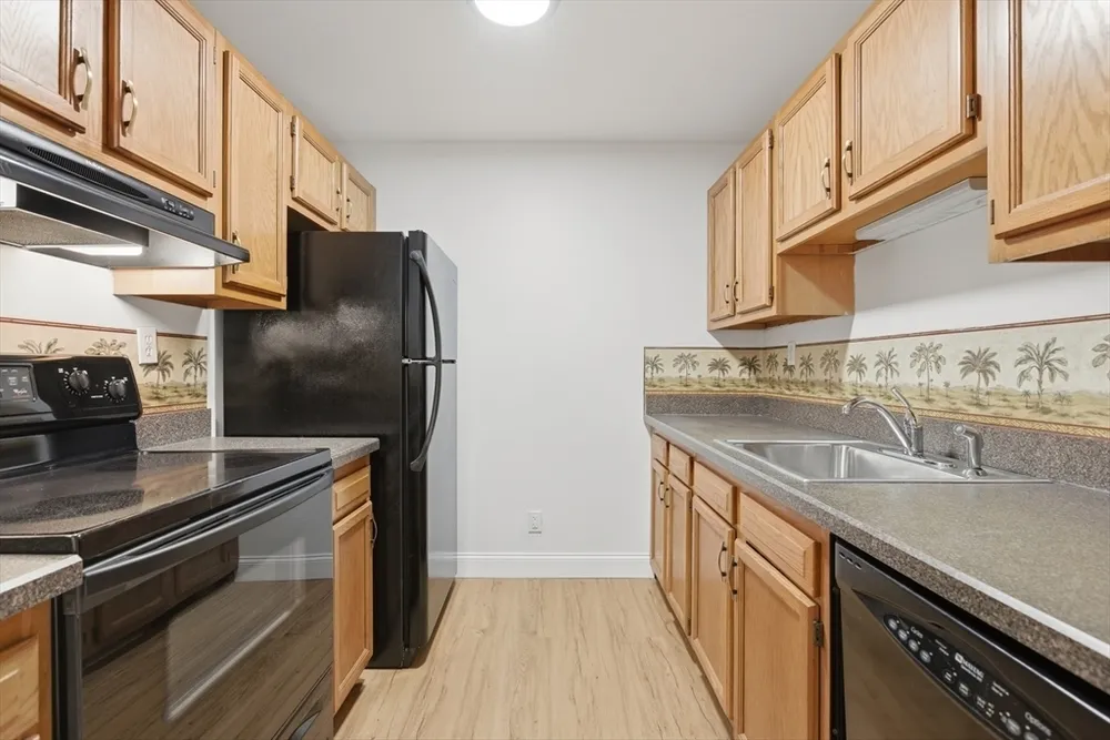 281 W 2nd St, Boston, MA 02127