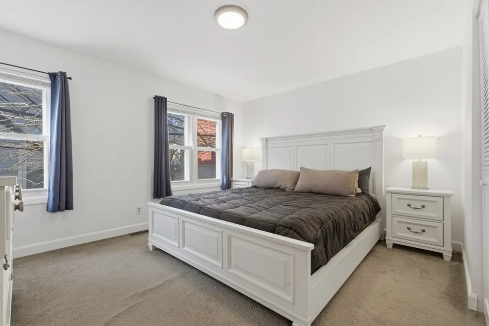 281 W 2nd St, Boston, MA 02127