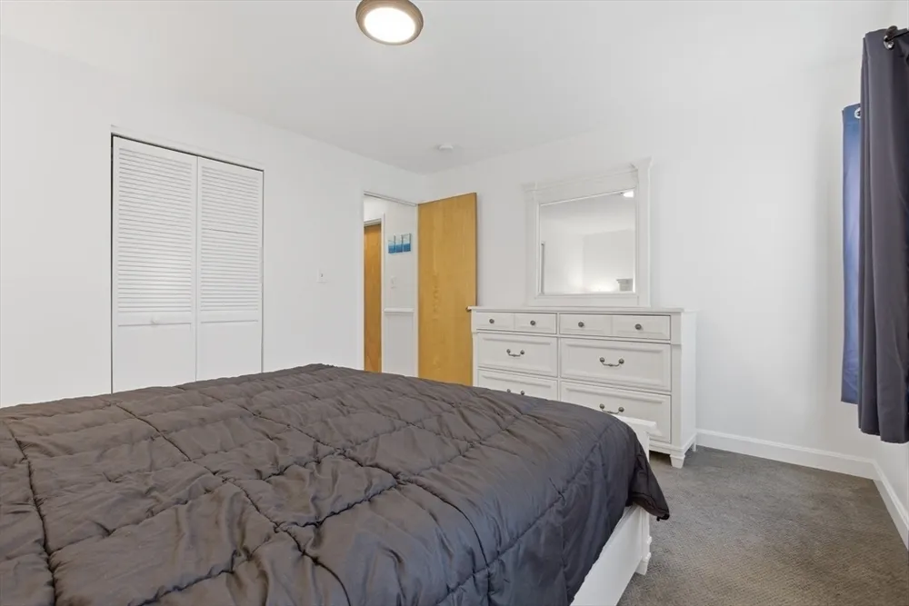 281 W 2nd St, Boston, MA 02127