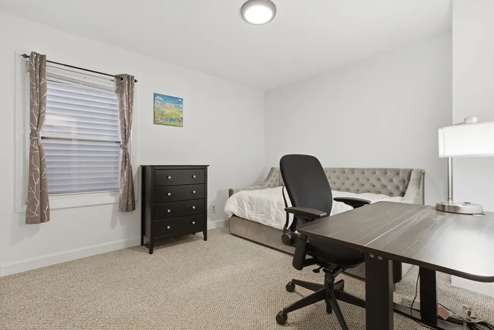 281 W 2nd St, Boston, MA 02127