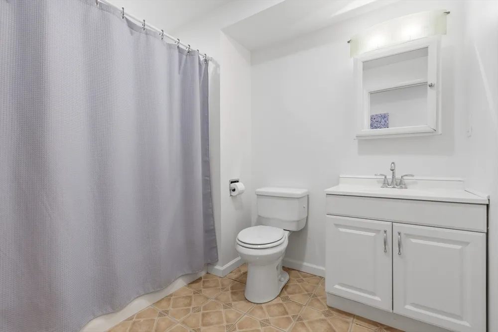 281 W 2nd St, Boston, MA 02127