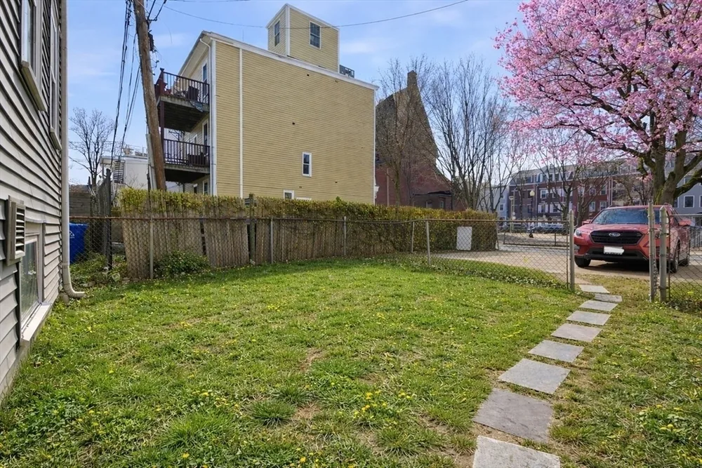 281 W 2nd St, Boston, MA 02127