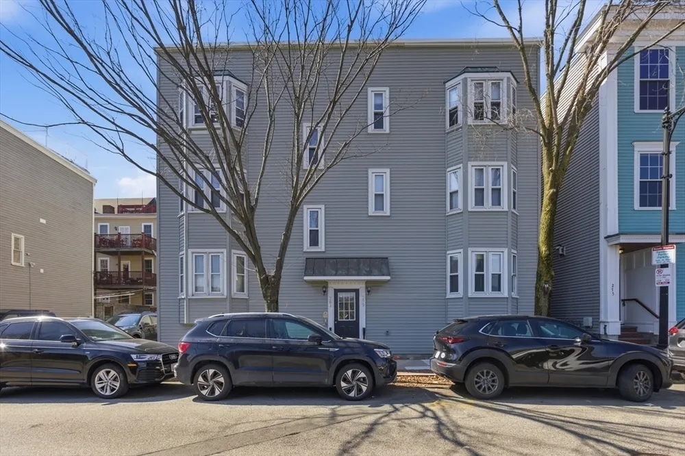 281 W 2nd St, Boston, MA 02127