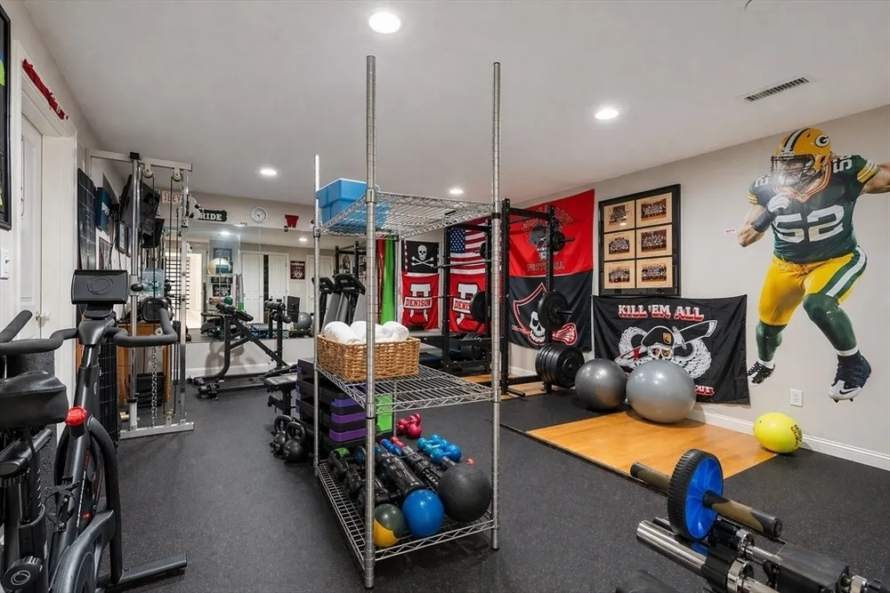 22 Plymouth Rd, Wellesley, MA 02481