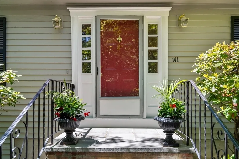 141 Westgate Rd, Wellesley Hills, MA 02481