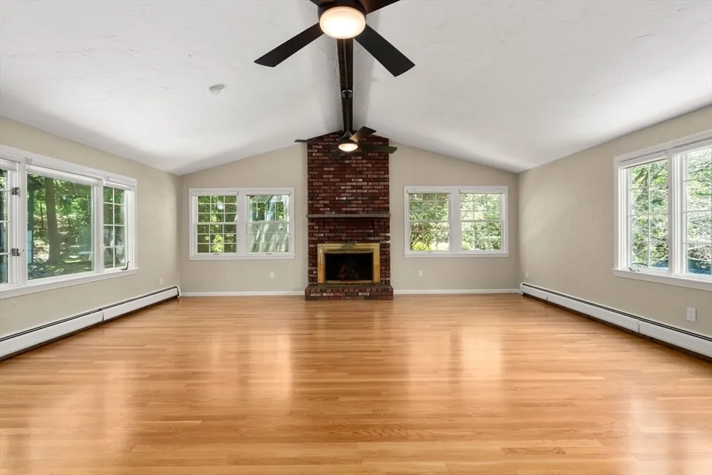 141 Westgate Rd, Wellesley Hills, MA 02481
