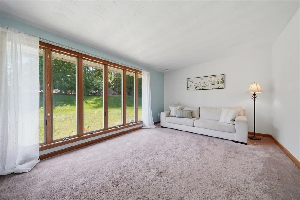 20 Wildes Rd, Chelmsford, MA 01824