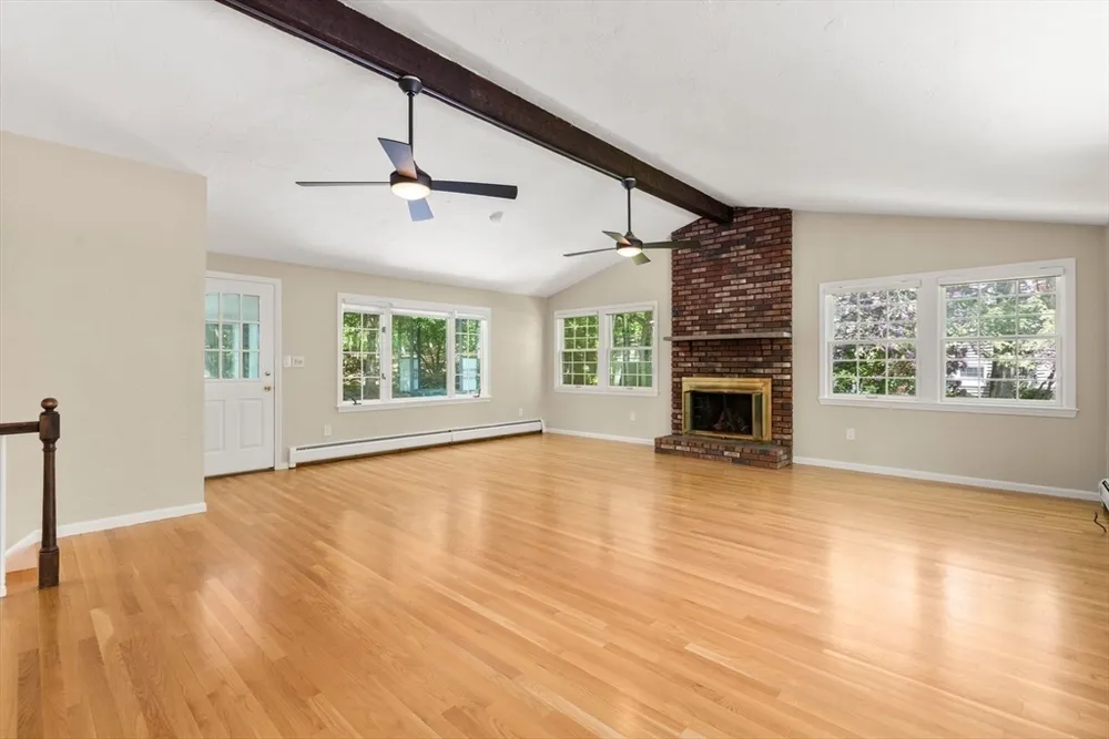 141 Westgate Rd, Wellesley Hills, MA 02481