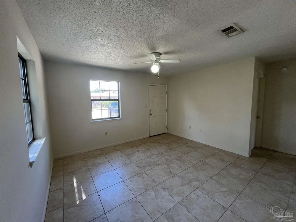 818 Lake Ave, Lake Worth Beach, FL 33460