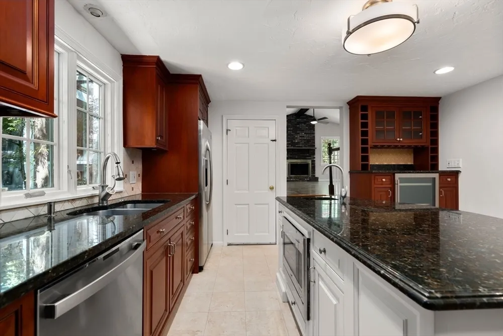 141 Westgate Rd, Wellesley Hills, MA 02481