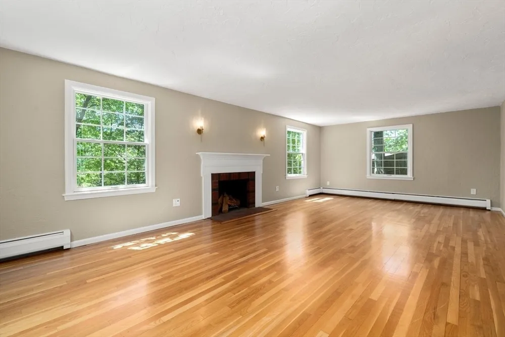 141 Westgate Rd, Wellesley Hills, MA 02481