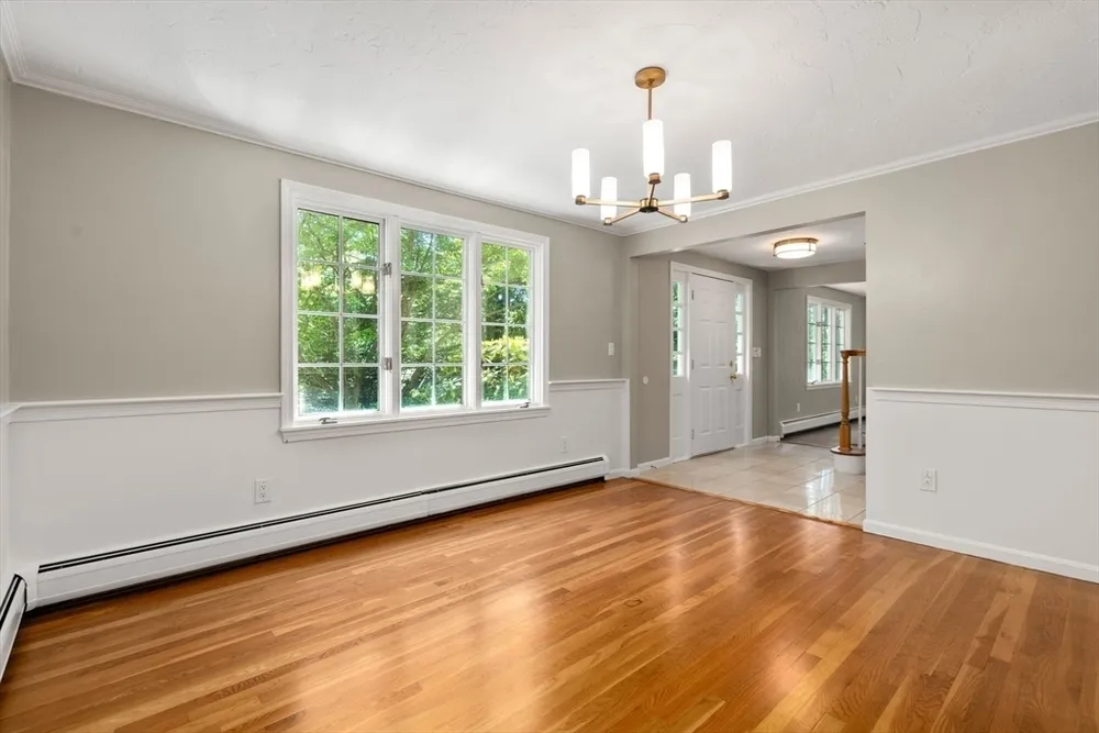 141 Westgate Rd, Wellesley Hills, MA 02481