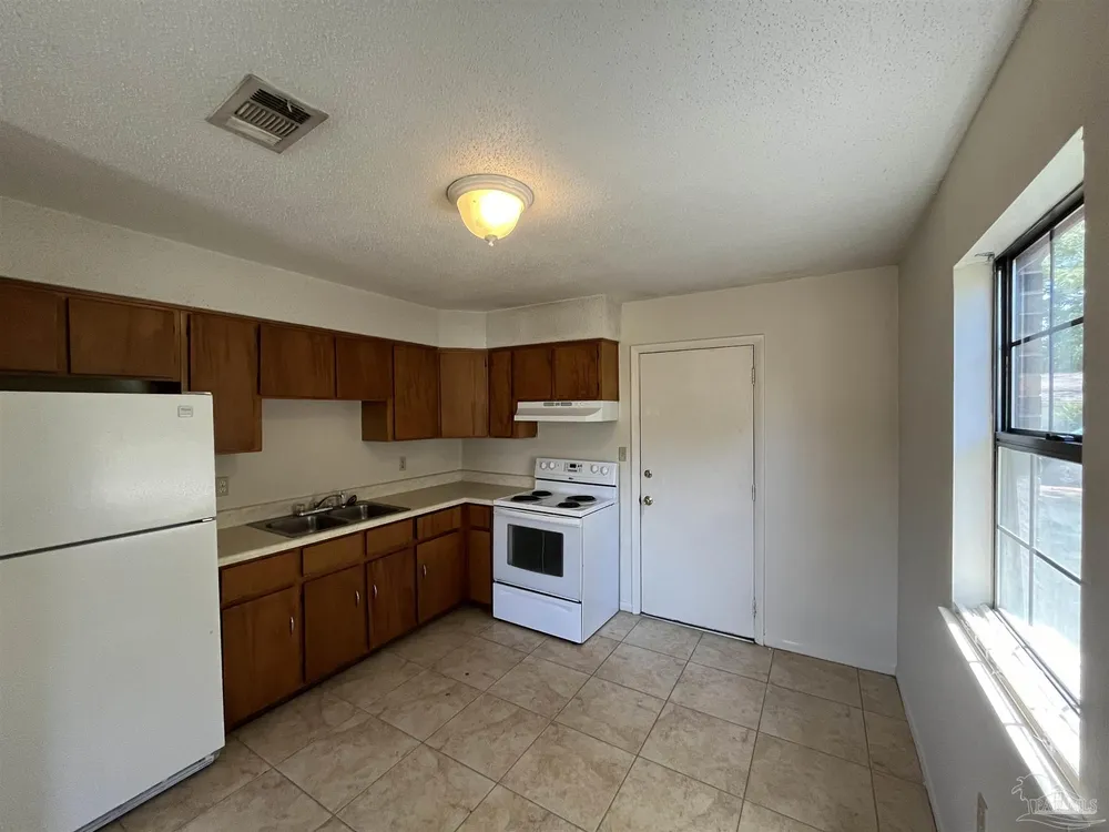 818 Lake Ave, Lake Worth Beach, FL 33460