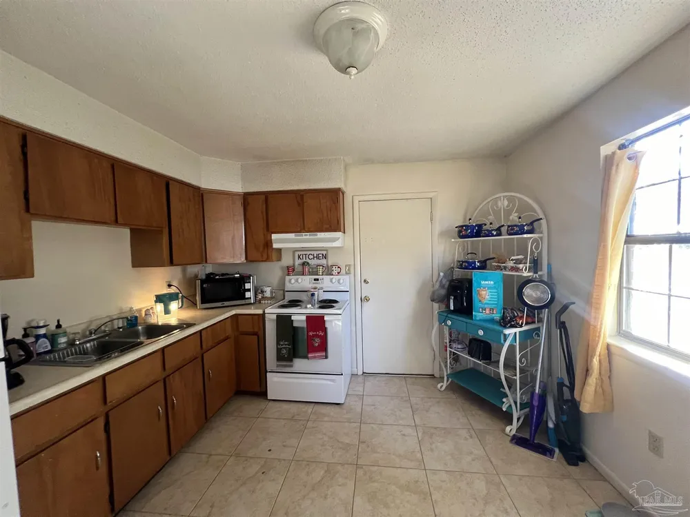 818 Lake Ave, Lake Worth Beach, FL 33460