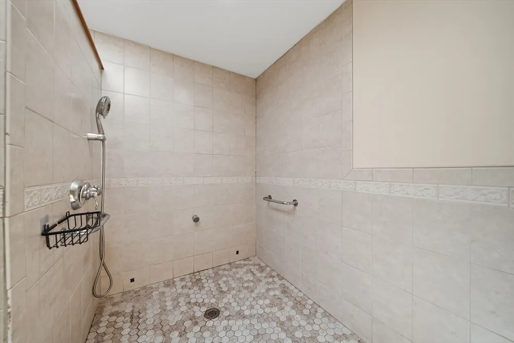 20 Wildes Rd, Chelmsford, MA 01824