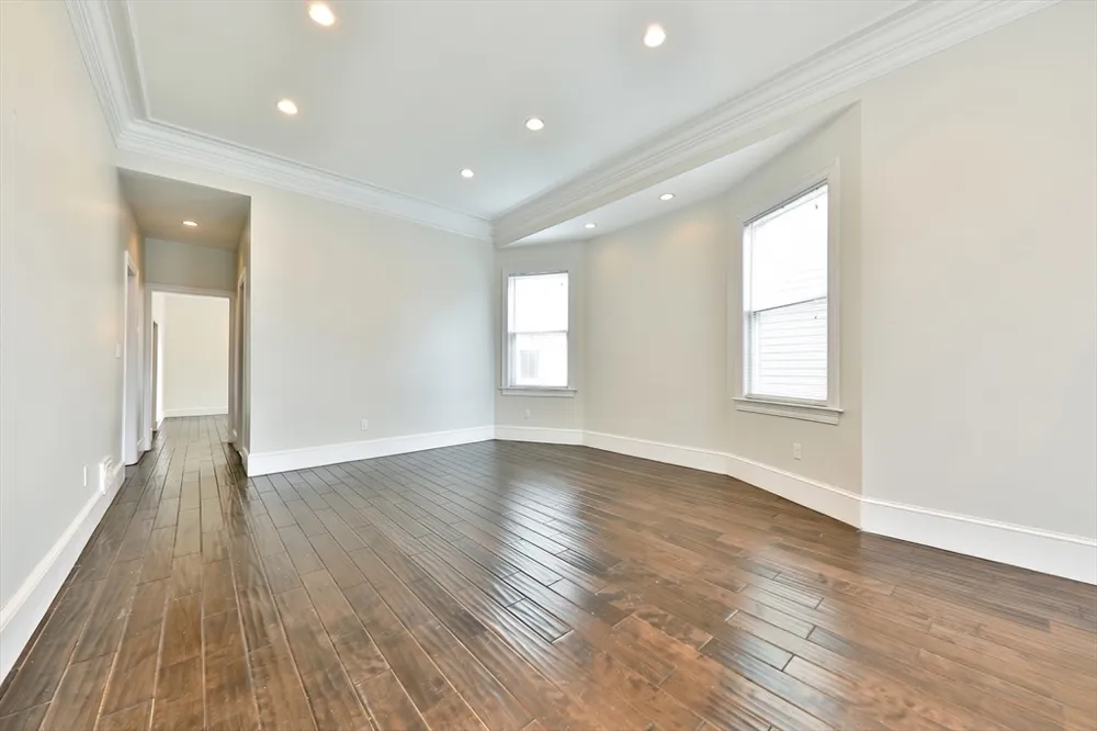 9 Bellflower St, Boston, MA 02125