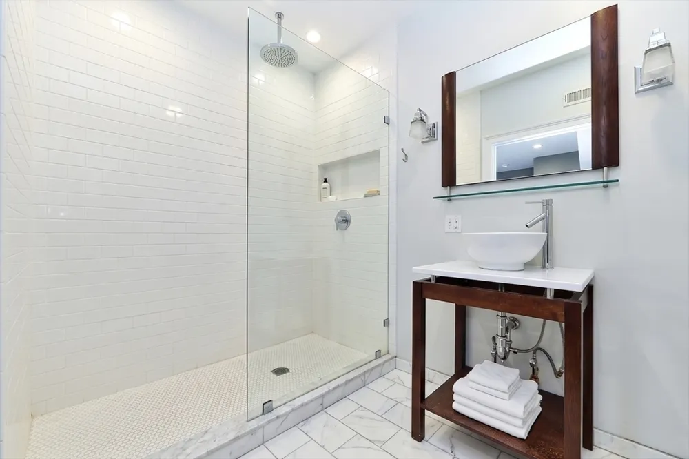 9 Bellflower St, Boston, MA 02125