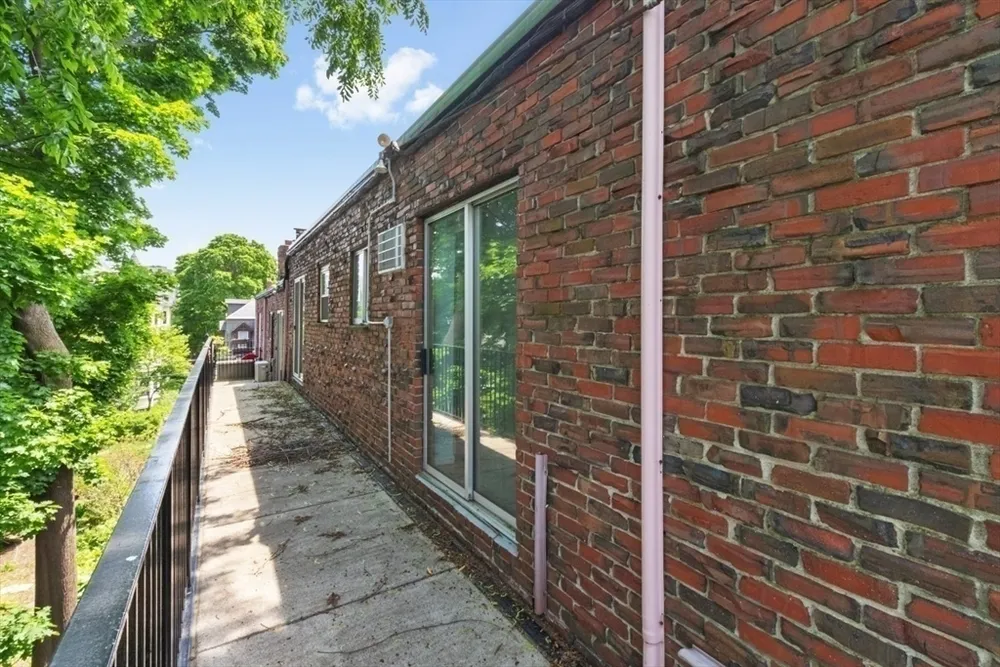 59 Saint Paul St, Brookline, MA 02446
