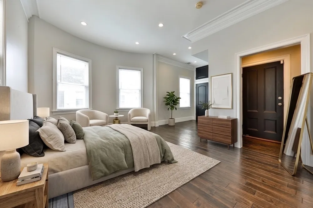 9 Bellflower St, Boston, MA 02125