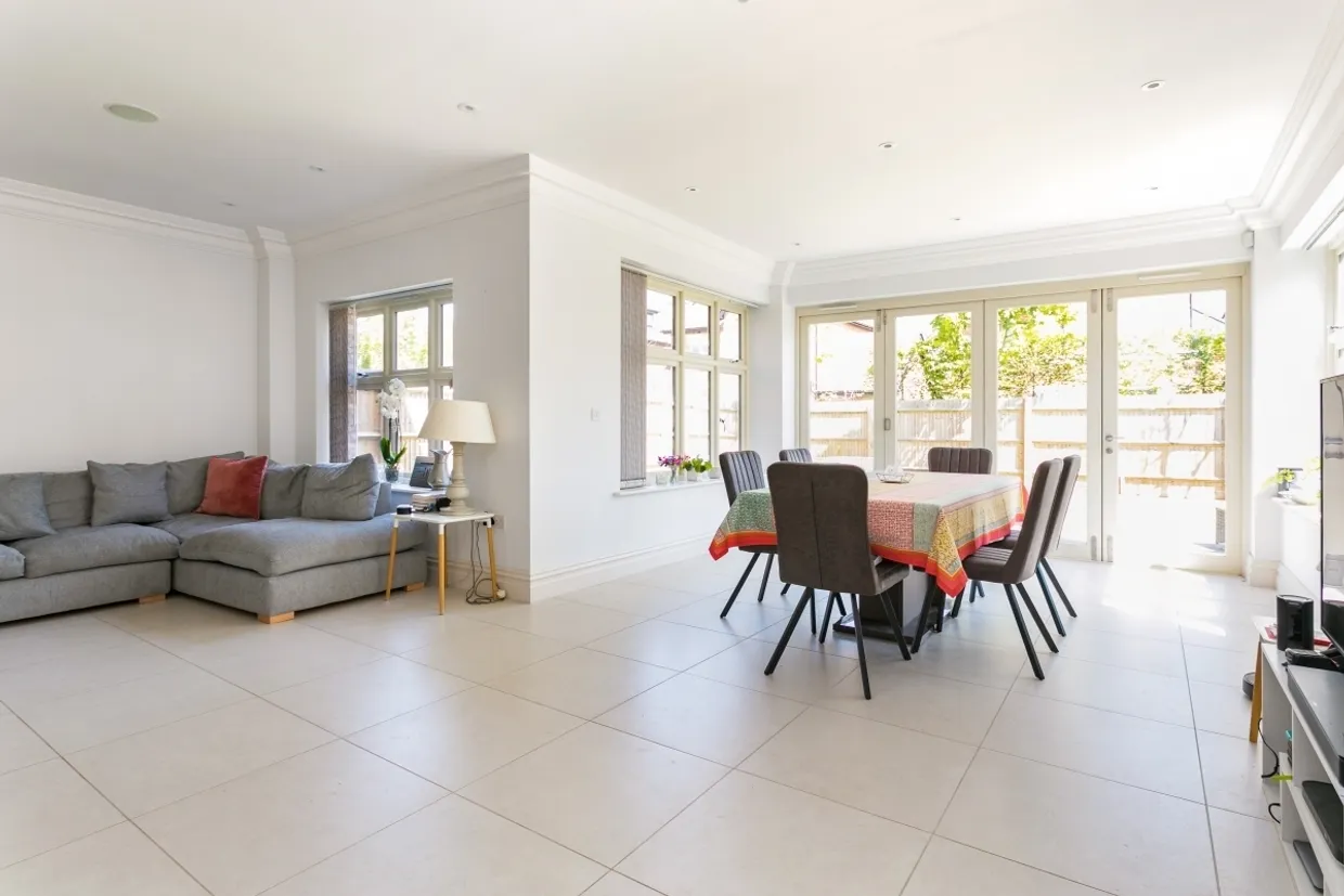 Rutland Close Taplow SL6 photo 4