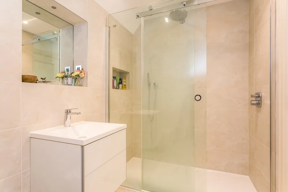 Rutland Close Taplow SL6 photo 6