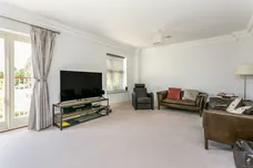 Rutland Close Taplow SL6 photo 10