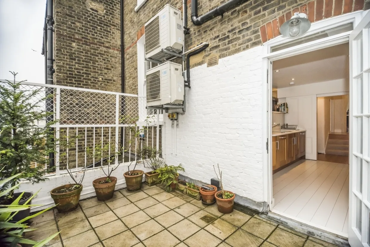 Clapham Common North Side, SW4 photo 11