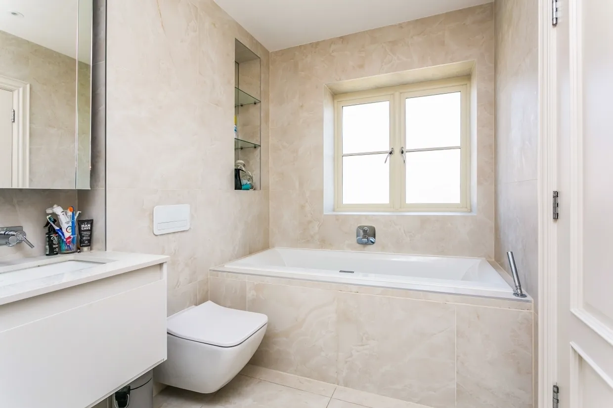 Rutland Close Taplow SL6 photo 14
