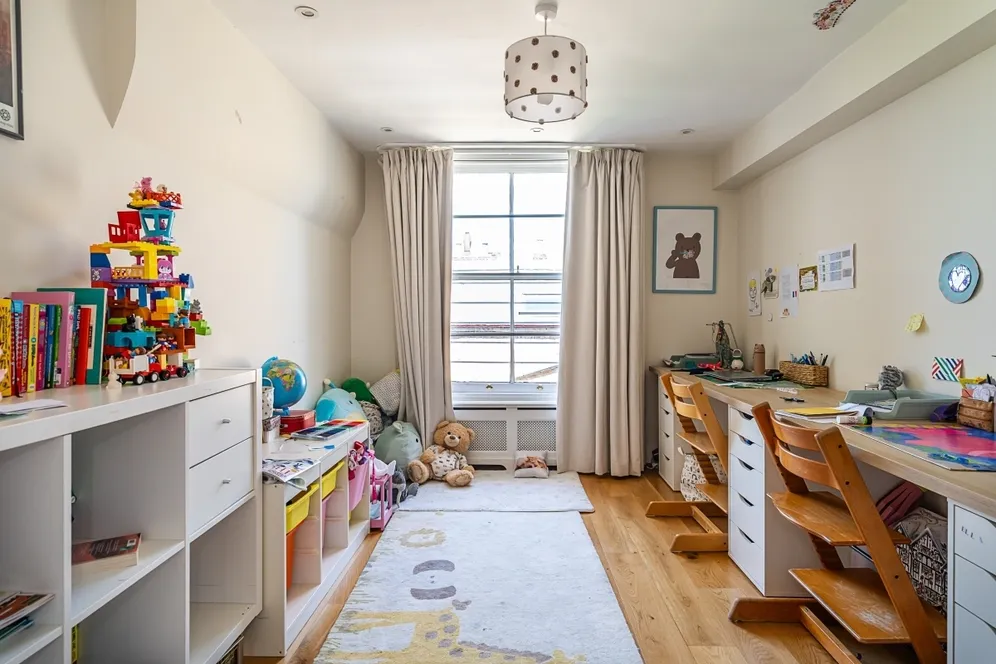 Clapham Common North Side, SW4 photo 16