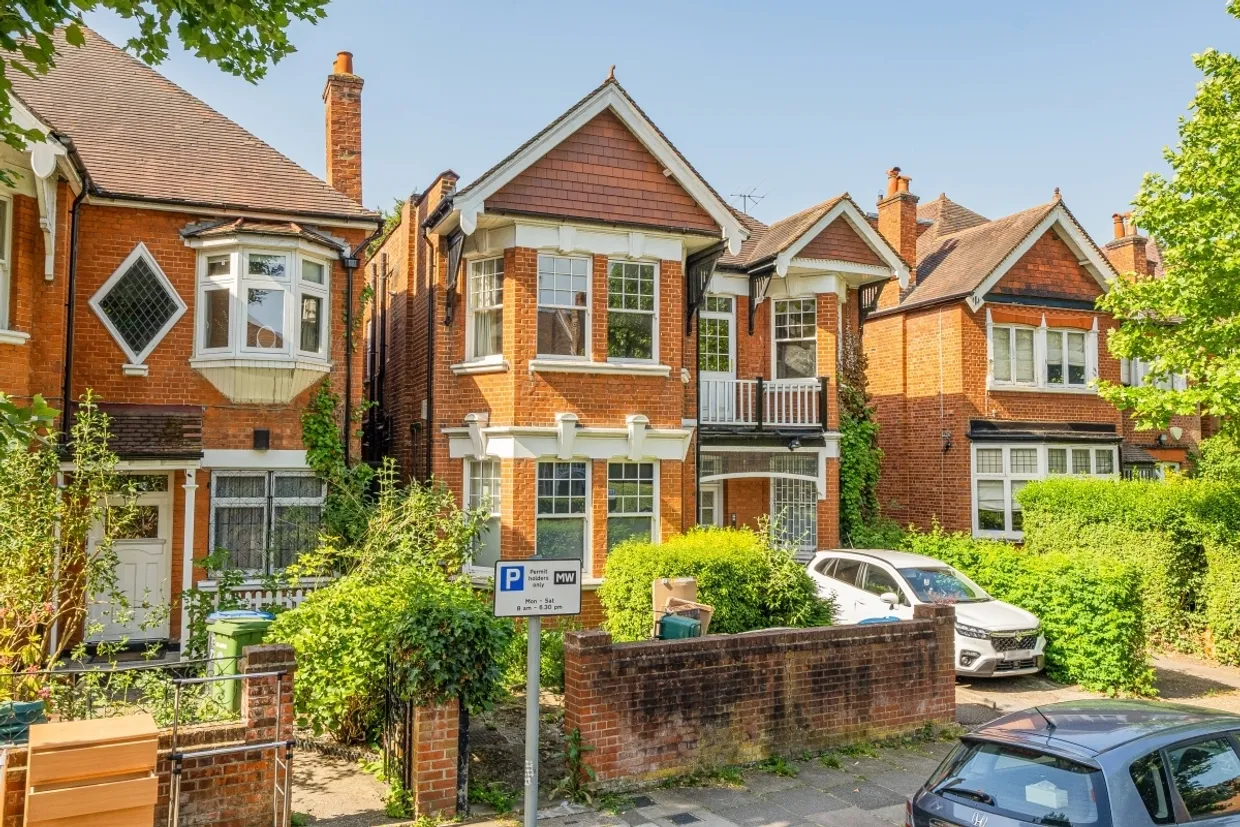 Teignmouth Road London NW2 photo 1