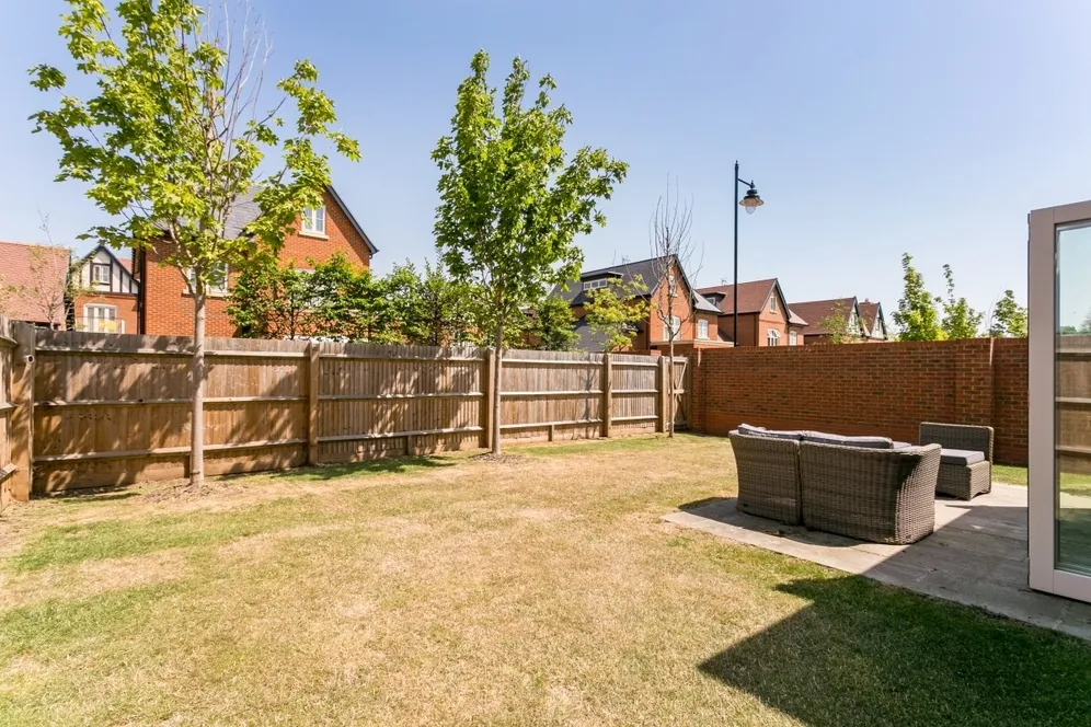 Rutland Close Taplow SL6 photo 17