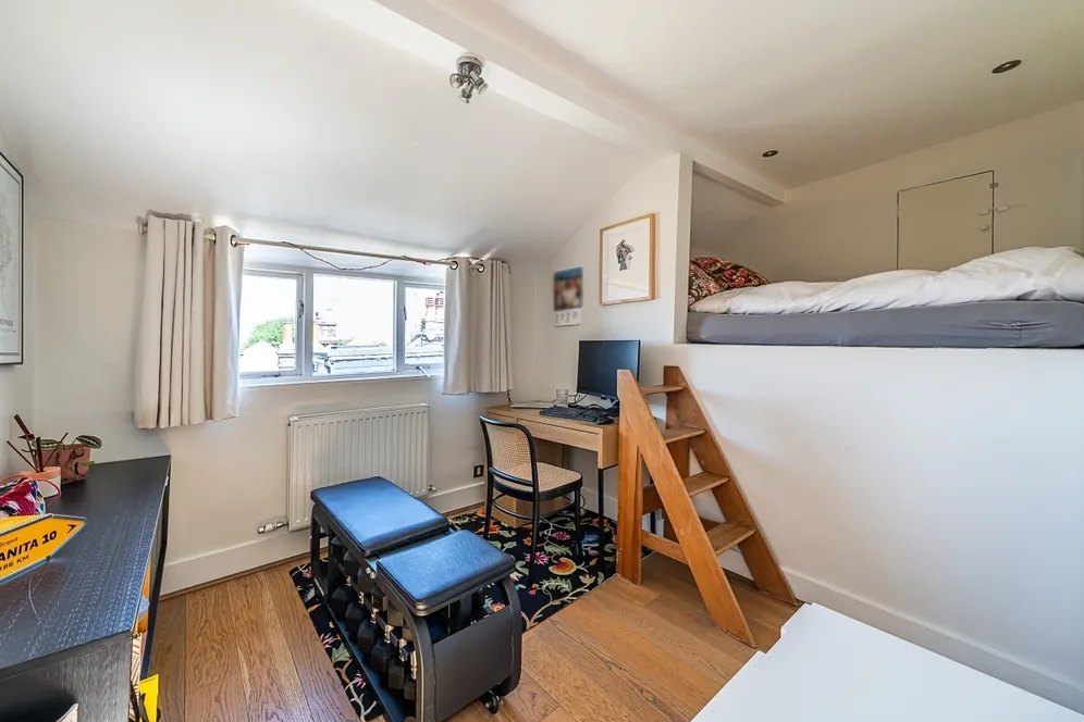 Clapham Common North Side, SW4 photo 17