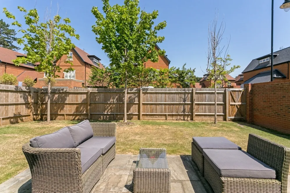 Rutland Close Taplow SL6 photo 18