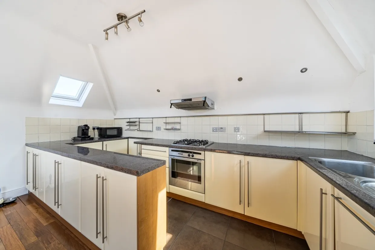 Teignmouth Road London NW2 photo 3