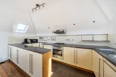 Teignmouth Road London NW2 photo 3