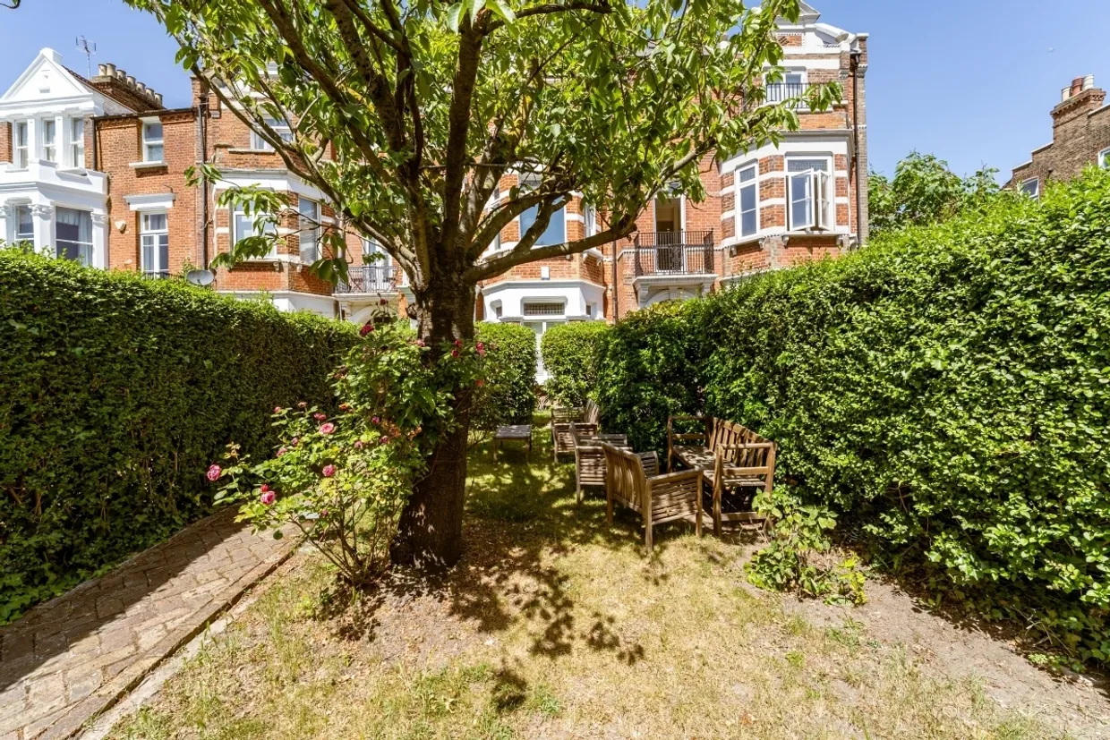 Clapham Common North Side, SW4 photo 19