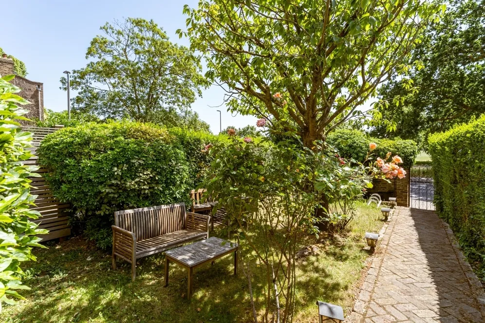 Clapham Common North Side, SW4 photo 20