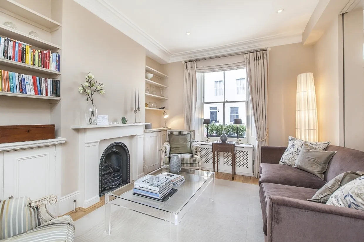 Westmoreland Terrace, SW1V photo 2