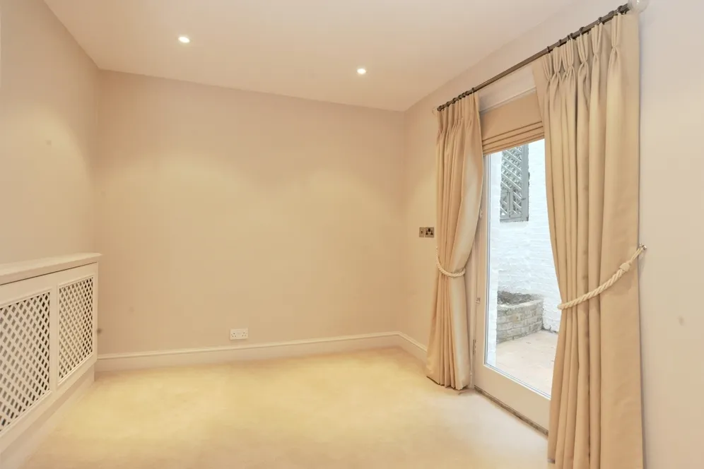 Westmoreland Terrace, SW1V photo 17