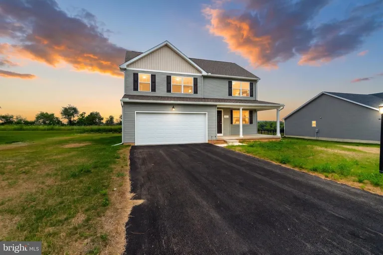322 Valley View Circle, York, PA 17408