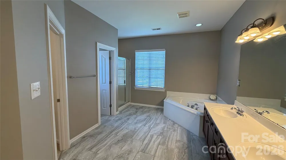 11234 Huntington Meadow Ln, Charlotte, NC 28273