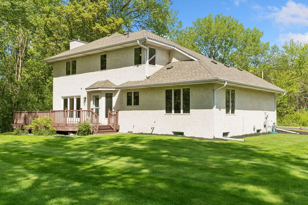 1933 Charlton St, West Saint Paul, MN 55118